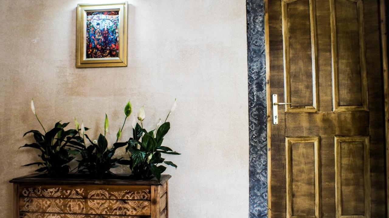 Sargarigo Elmenyhaz Apartment Szeged Bagian luar foto